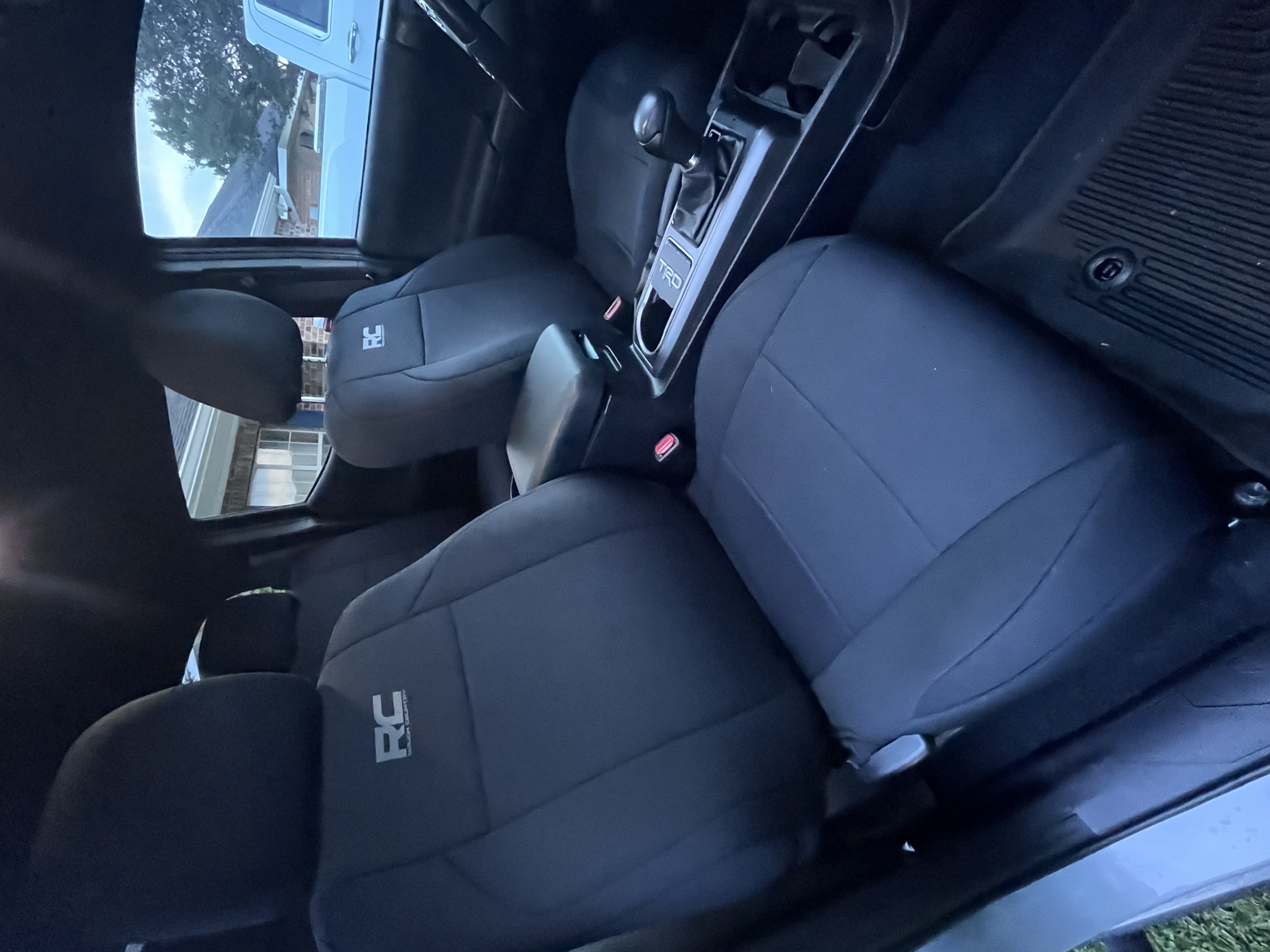 Used 2020 Toyota Tacoma TRD Off-Road AWD/4WD image 8