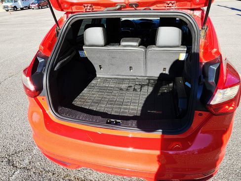 Used 2014 Ford Focus ST w/ Equipment Group 202A image 18