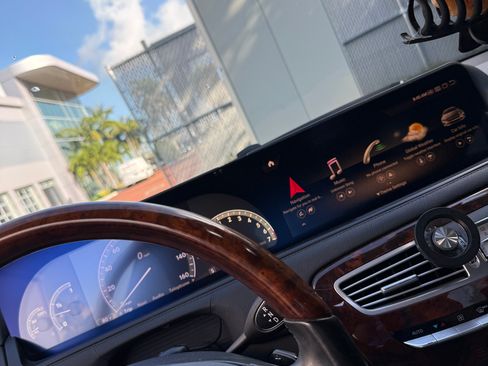 Used 2009 Mercedes-Benz CL 550 4MATIC image 9