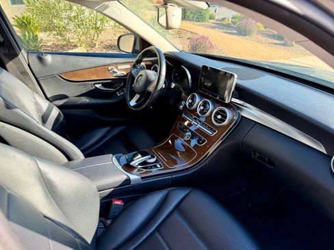 Used 2015 Mercedes-Benz C 300 4MATIC Sedan image 16