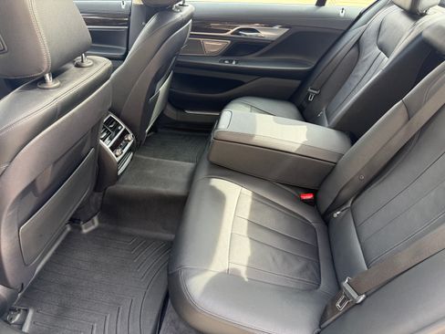 Used 2019 BMW 740i xDrive image 22