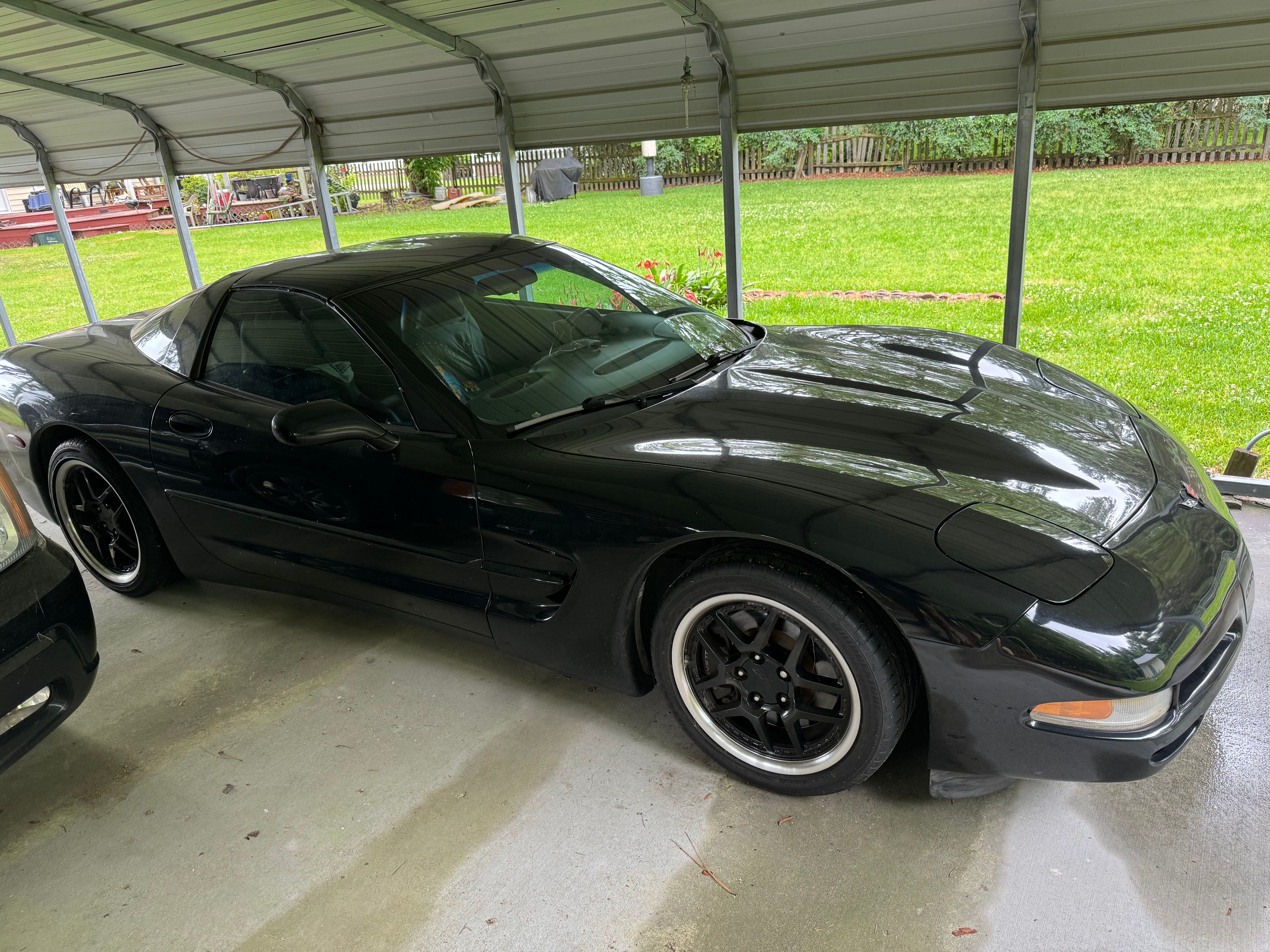 Used 2000 Chevrolet Corvette Coupe w/ Roof Pkg RWD image 18