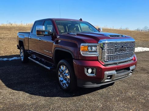 Used 2017 GMC Sierra 2500 Denali w/ Duramax Plus Package image 9
