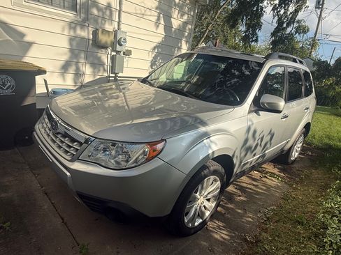 Used 2011 Subaru Forester 2.5X Premium AWD/4WD image 1