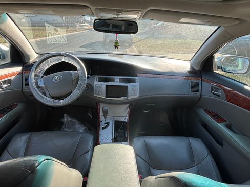 Used 2007 Toyota Avalon XLS image 11