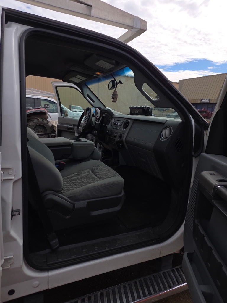 Used 2013 Ford F250 XLT w/ XLT Premium Pkg AWD/4WD image 8