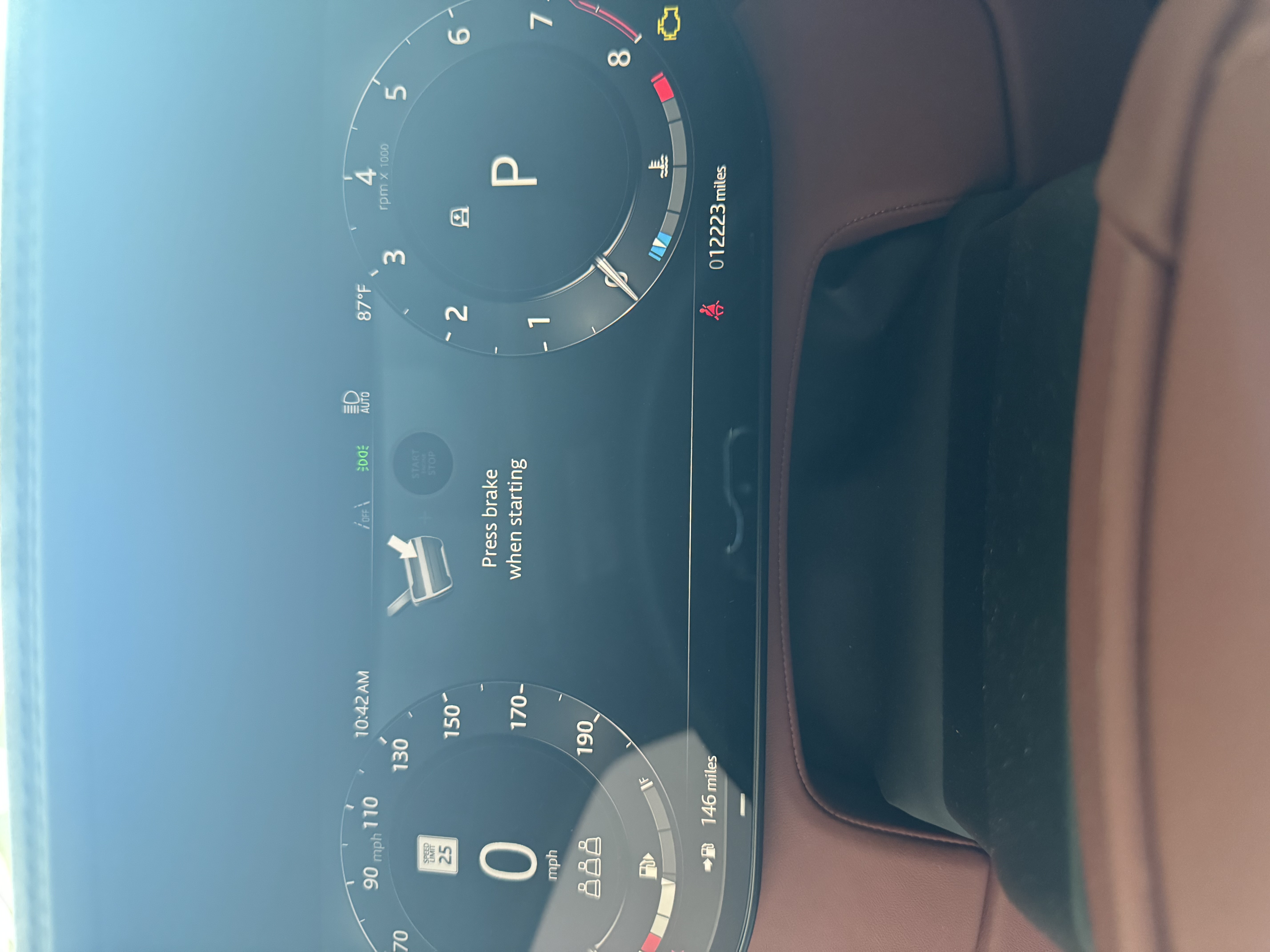Used 2025 Land Rover Range Rover SV AWD/4WD image 32