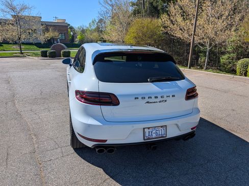 Used 2017 Porsche Macan GTS AWD/4WD image 4