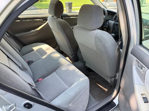 Used 2007 Toyota Corolla CE w/ Upgrade Pkg FWD image 9