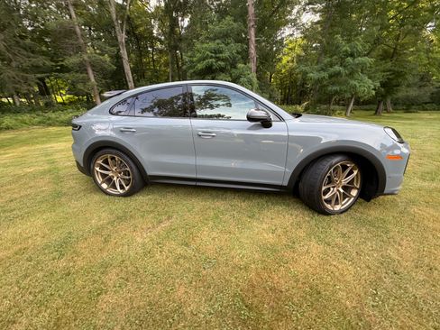 Used 2025 Porsche Cayenne Turbo GT AWD/4WD image 9