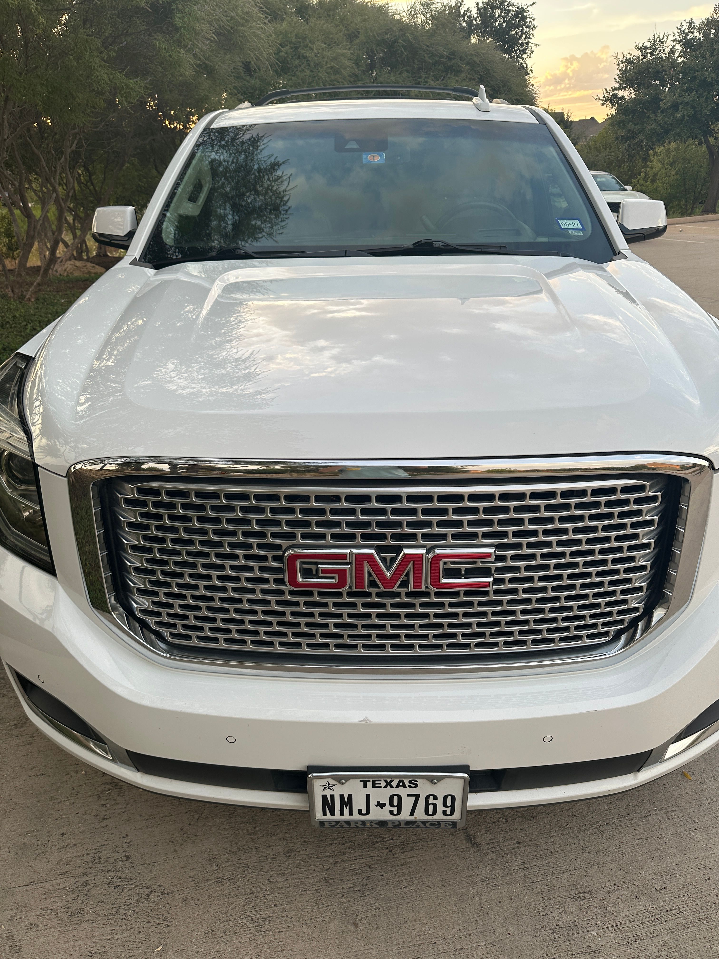 Used 2017 GMC Yukon XL Denali w/ Open Road Package AWD/4WD image 8