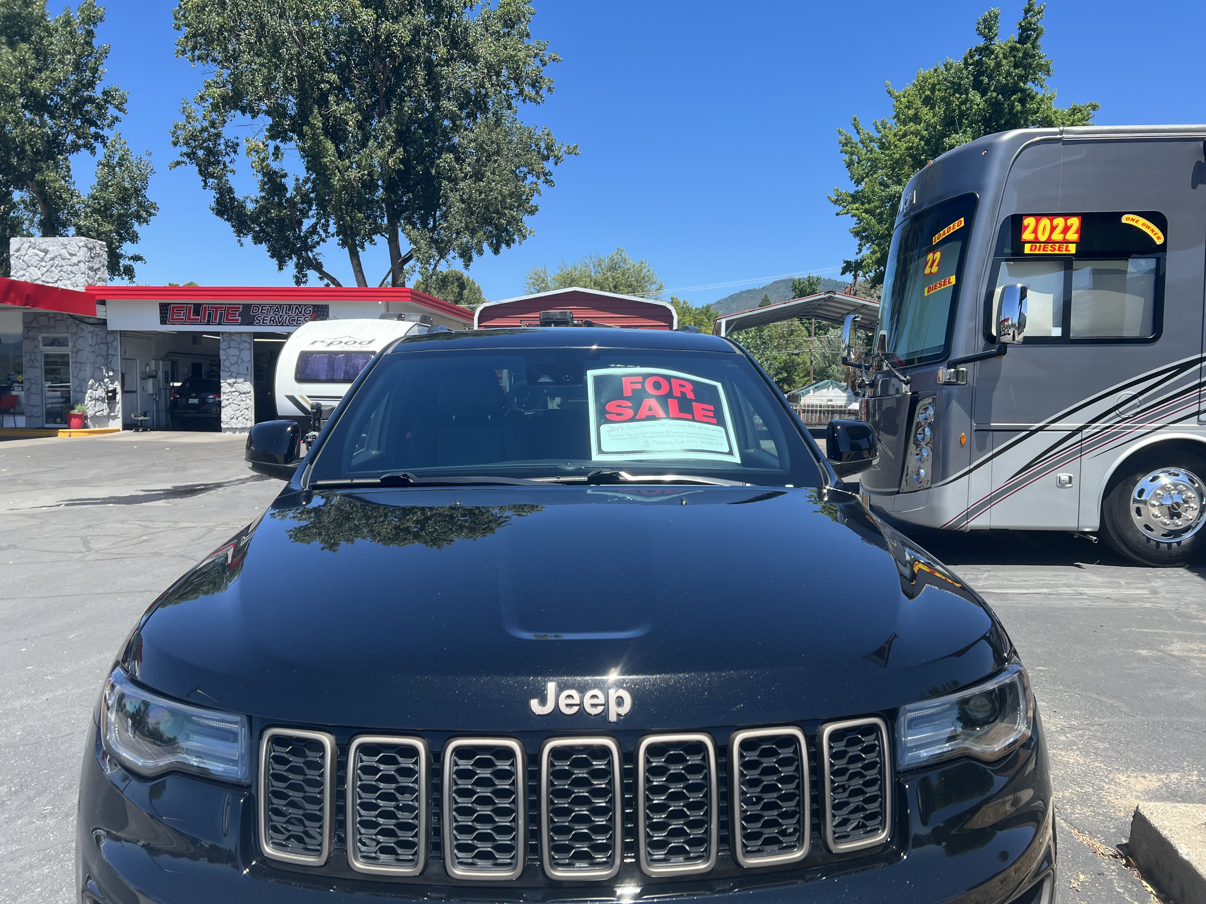 Used 2017 Jeep Grand Cherokee Limited 75th Anniversary AWD/4WD image 6