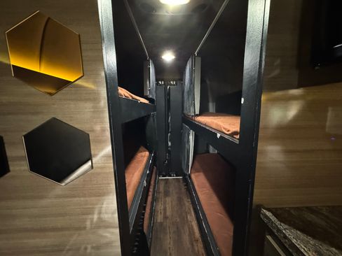 Used 2014 Mercedes-Benz Sprinter 3500 image 23