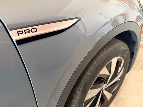 Used 2024 Volkswagen ID.4 Pro RWD image 12