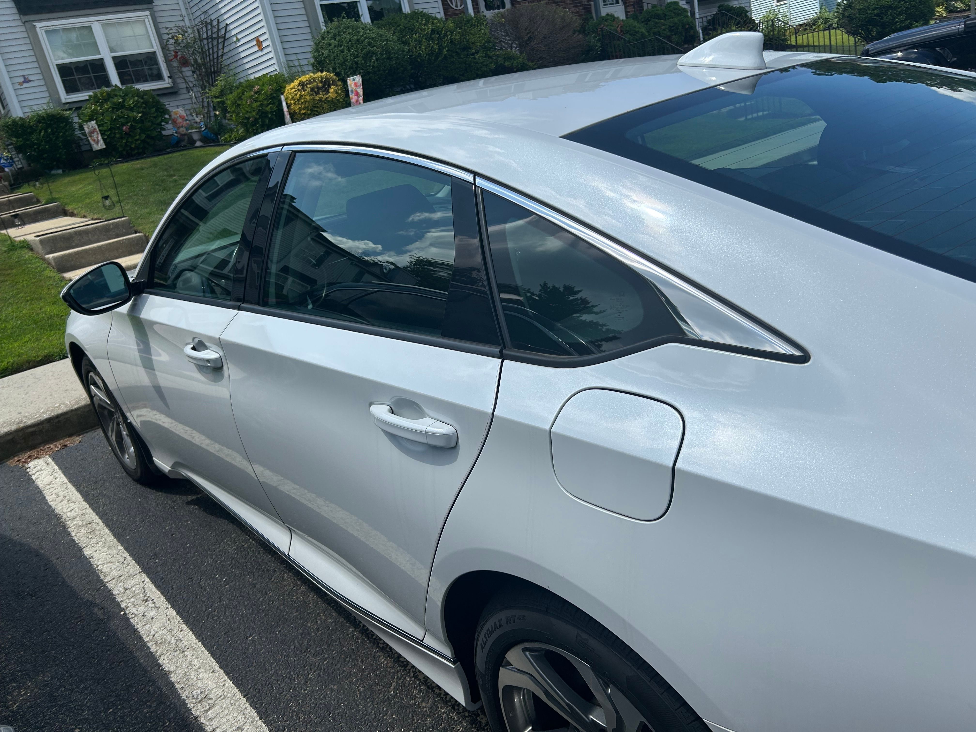 Used 2018 Honda Accord EX-L image 1
