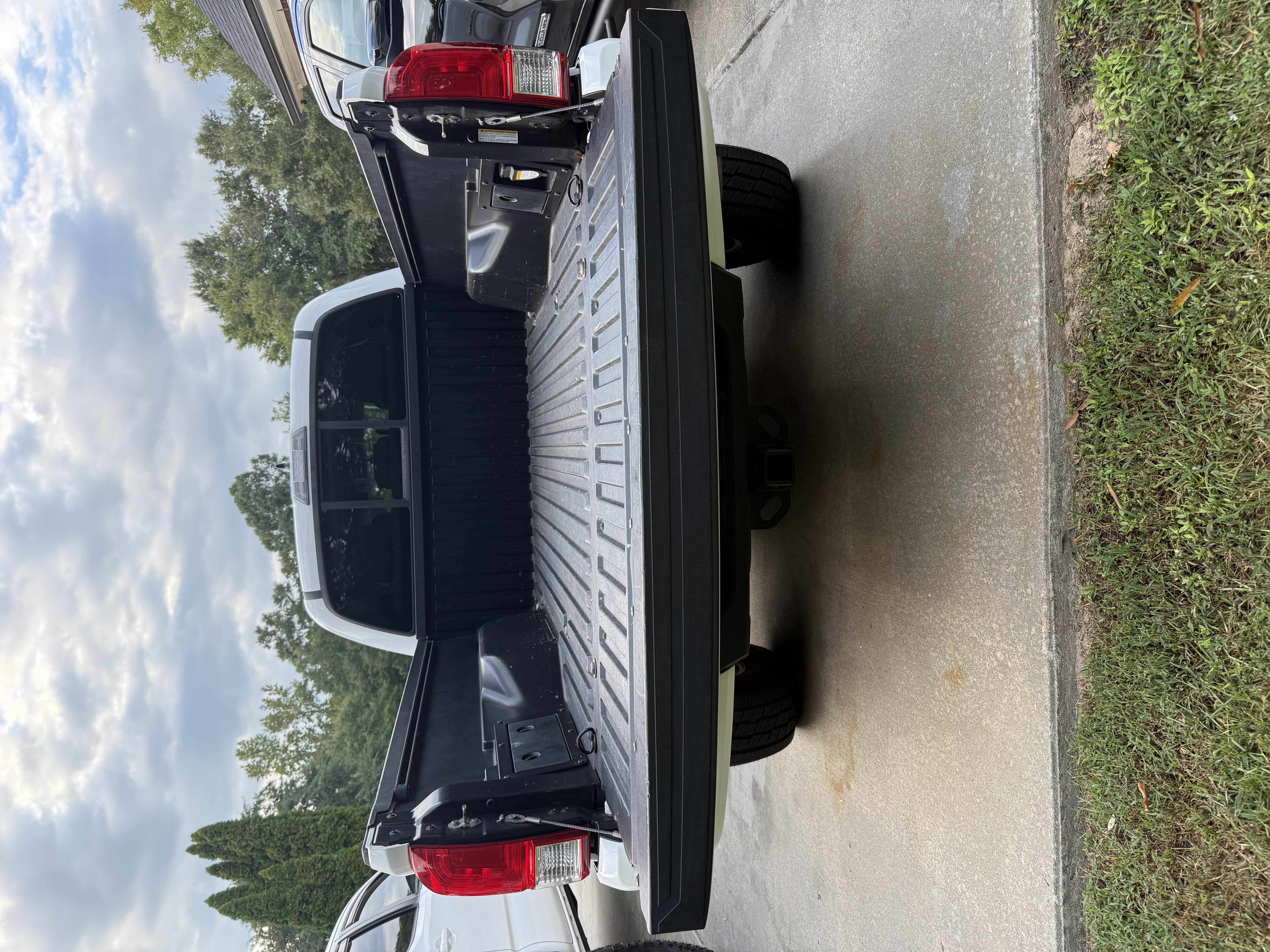 Used 2017 Toyota Tacoma TRD Sport AWD/4WD image 12