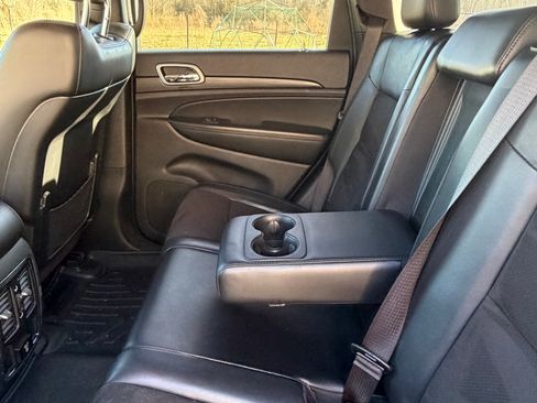 Used 2020 Jeep Grand Cherokee Altitude image 10