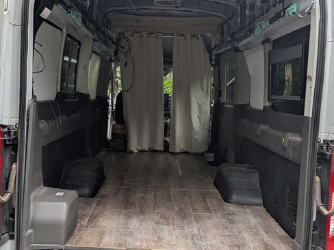 Used 2024 Ford Transit 350 XLT image 8