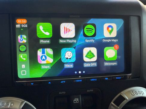 Used 2013 Jeep Wrangler Unlimited Rubicon w/ Connectivity Group image 12