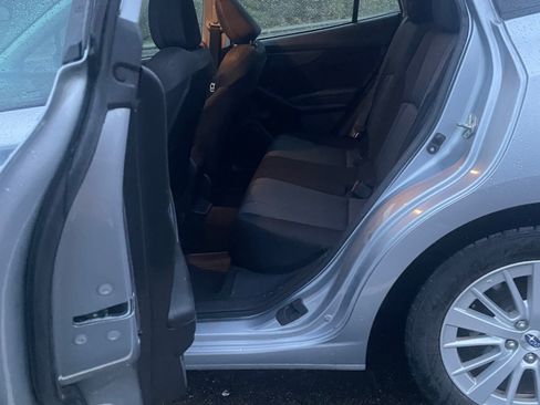 Used 2018 Subaru Impreza 2.0i Premium image 6