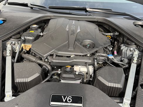 Used 2025 Genesis G90 3.5T AWD/4WD image 10