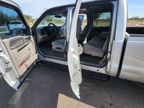 Used 2001 Ford F250 2WD Crew Cab Super Duty image 23