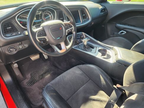 Used 2016 Dodge Challenger R/T Scat Pack w/ Leather Interior Group image 16