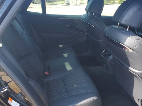 Used 2021 Lexus LS 500 w/ Interior Upgrade Package image 9