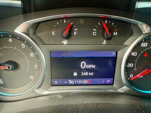 Used 2020 Chevrolet Traverse LT image 13