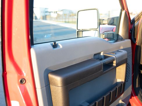 Used 2015 Ford F250 XLT w/ XLT Value Package image 13