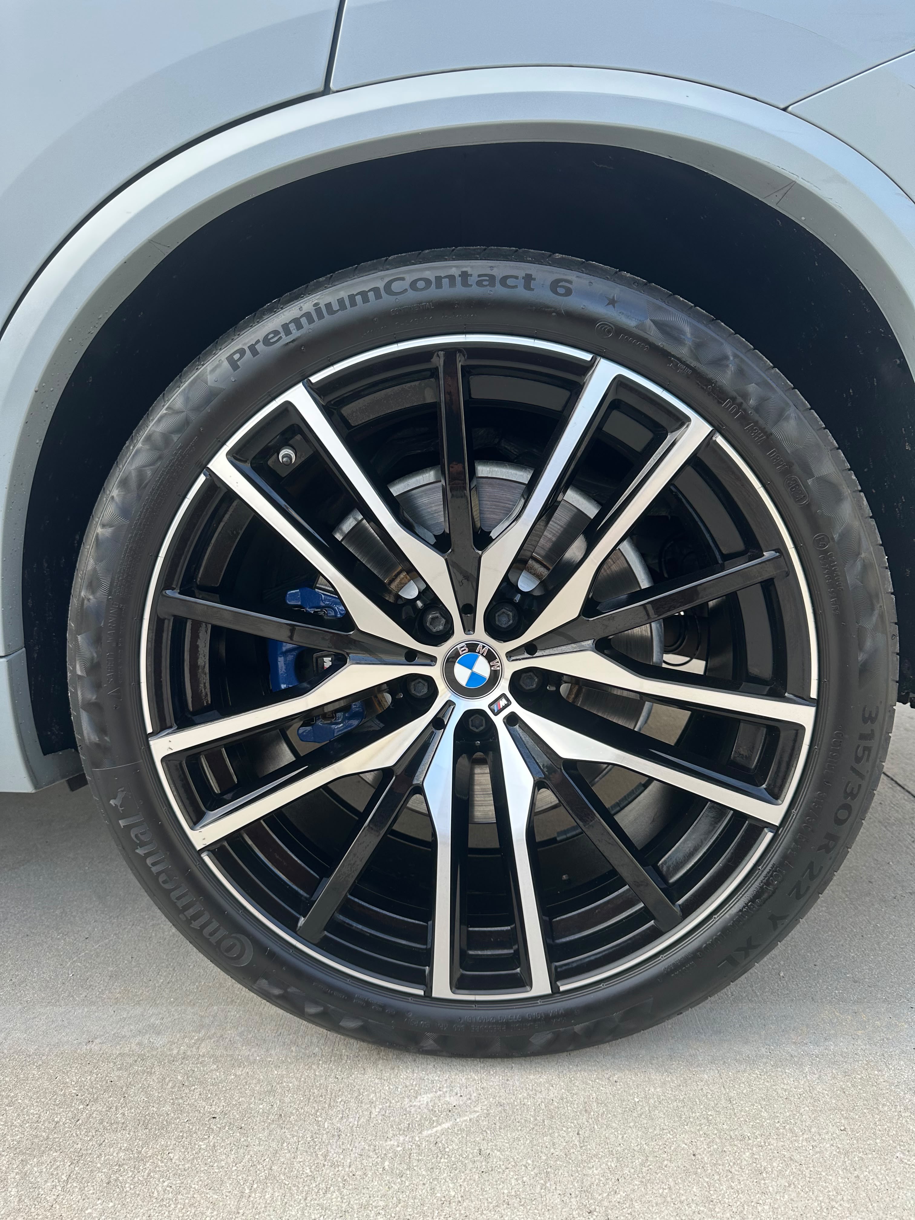 Used 2024 BMW X5 M60i AWD/4WD image 25