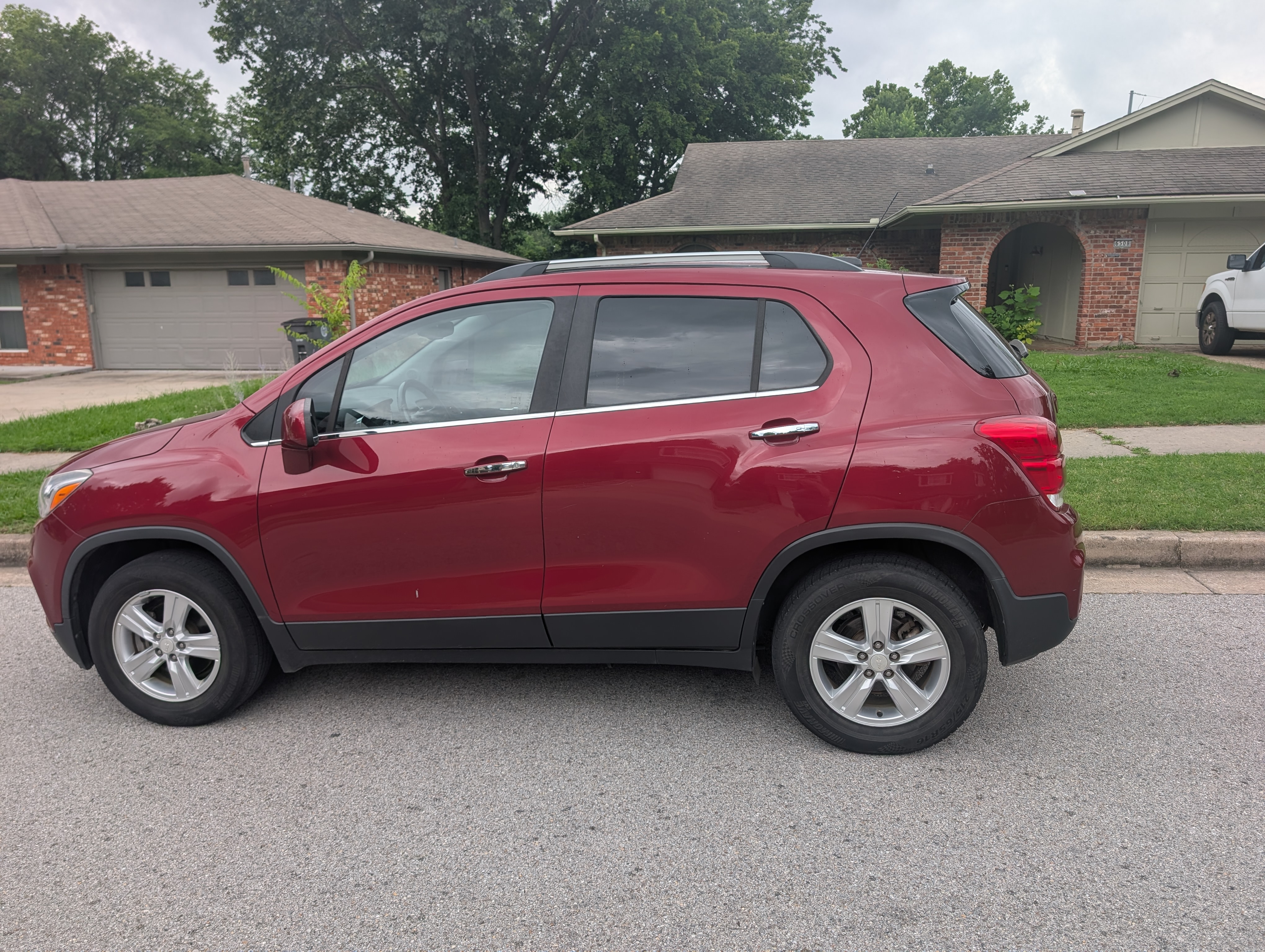 Used 2018 Chevrolet Trax LT w/ LT Convenience Package AWD/4WD image 1