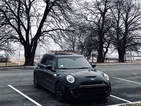 Used 2020 MINI Cooper S FWD image 2