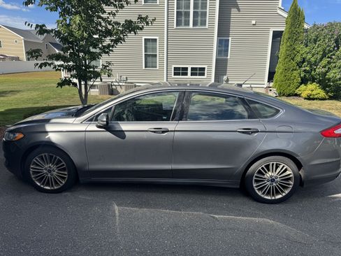 Used 2014 Ford Fusion SE w/ Equipment Group 202A image 1