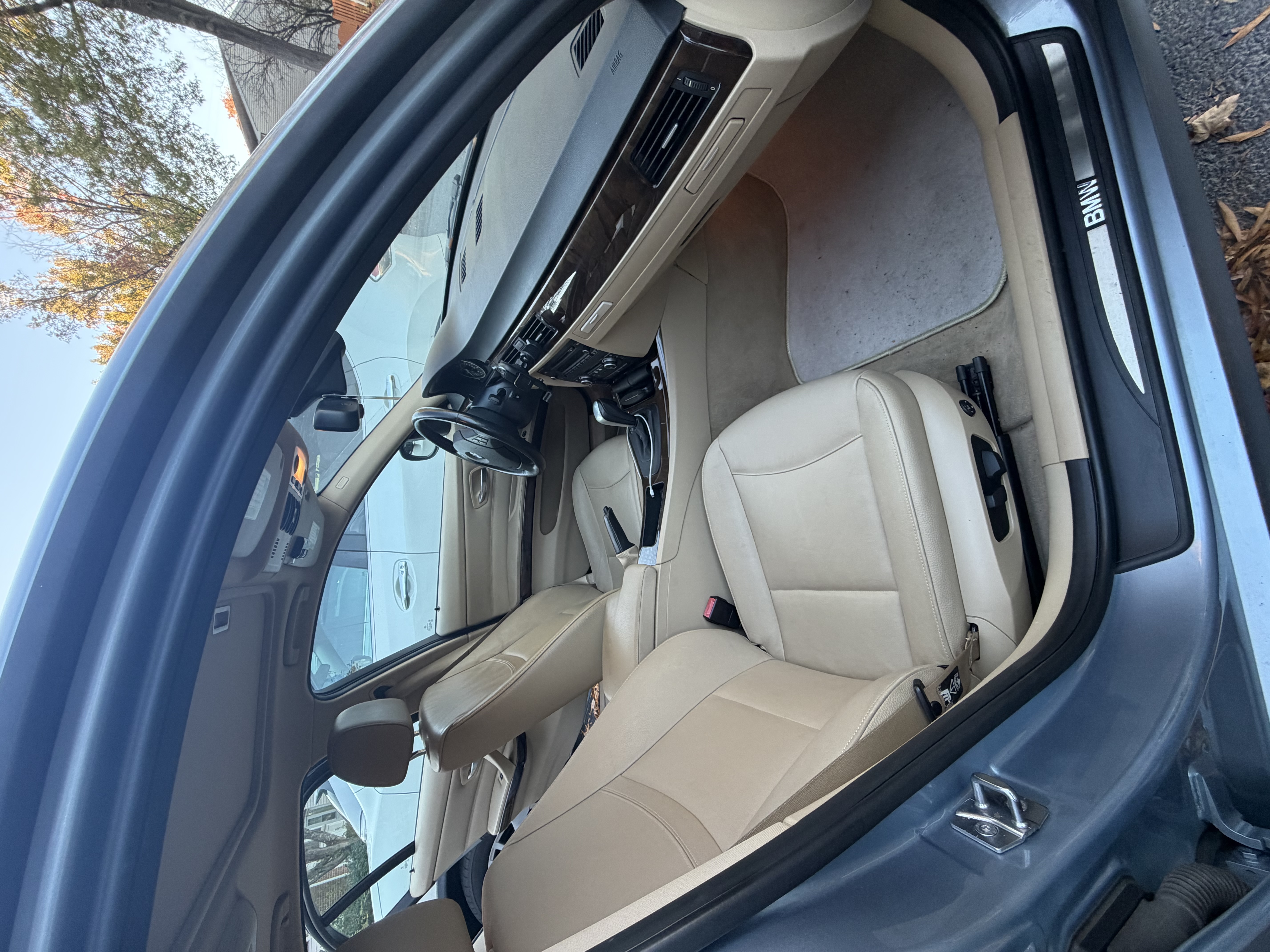 Used 2011 BMW 328i xDrive Sedan AWD/4WD image 11