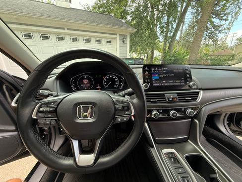 Used 2018 Honda Accord EX-L image 2