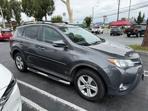 Used 2013 Toyota RAV4 XLE AWD/4WD image 5