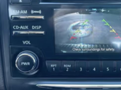 Used 2014 Nissan Rogue S w/ Convenience Package image 11