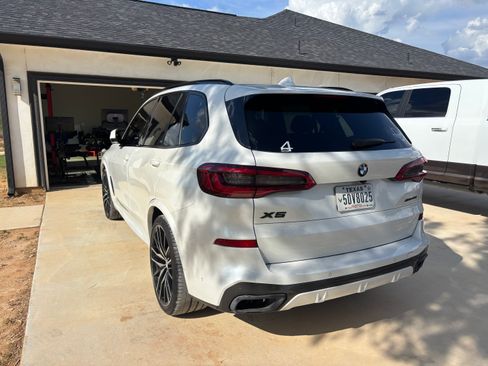 Used 2019 BMW X5 xDrive50i w/ M Sport Package AWD/4WD image 4