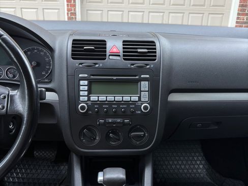 Used 2006 Volkswagen Jetta TDI image 9