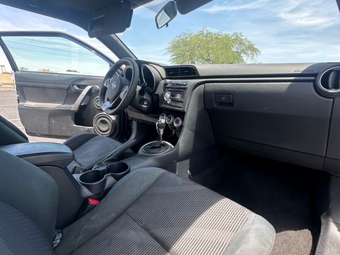 Used 2011 Scion tC FWD image 5