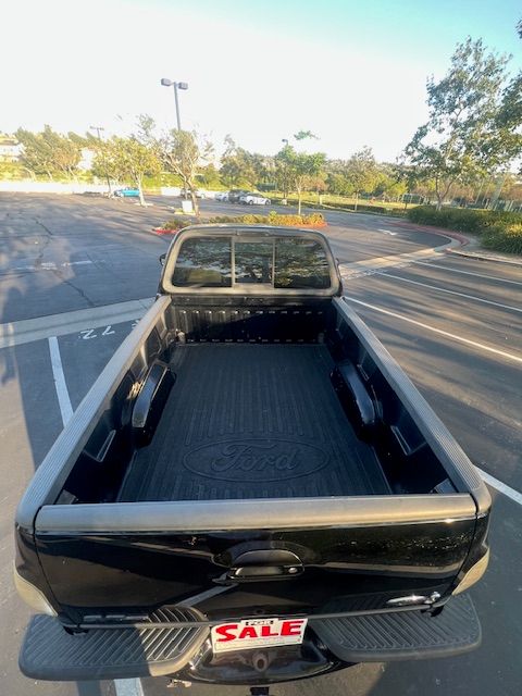 Used 2002 Ford F150 Lightning RWD image 6