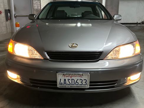 Used 1998 Lexus ES 330 image 4