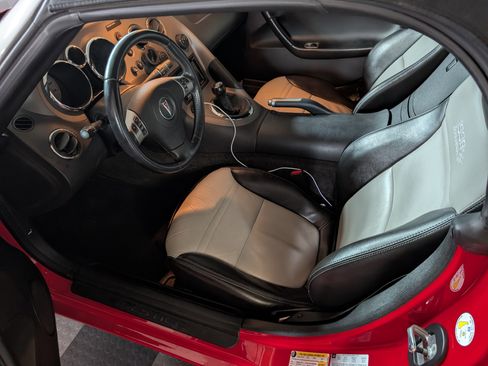 Used 2008 Pontiac Solstice Convertible RWD image 11