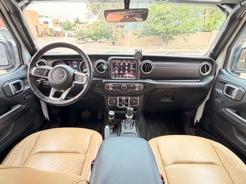 Used 2018 Jeep Wrangler Unlimited Sahara AWD/4WD image 18