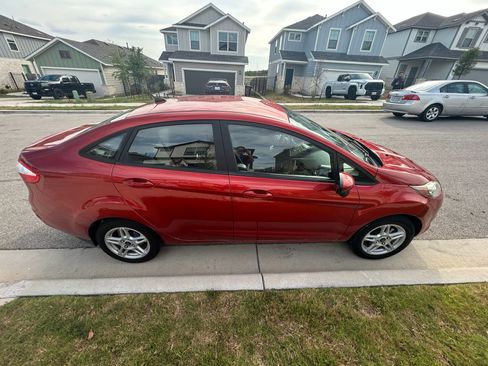 Used 2019 Ford Fiesta SE image 8