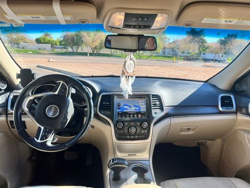 Used 2015 Jeep Grand Cherokee Limited w/ Trailer Tow Group IV image 10