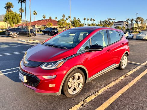 Used 2020 Chevrolet Bolt LT image 1