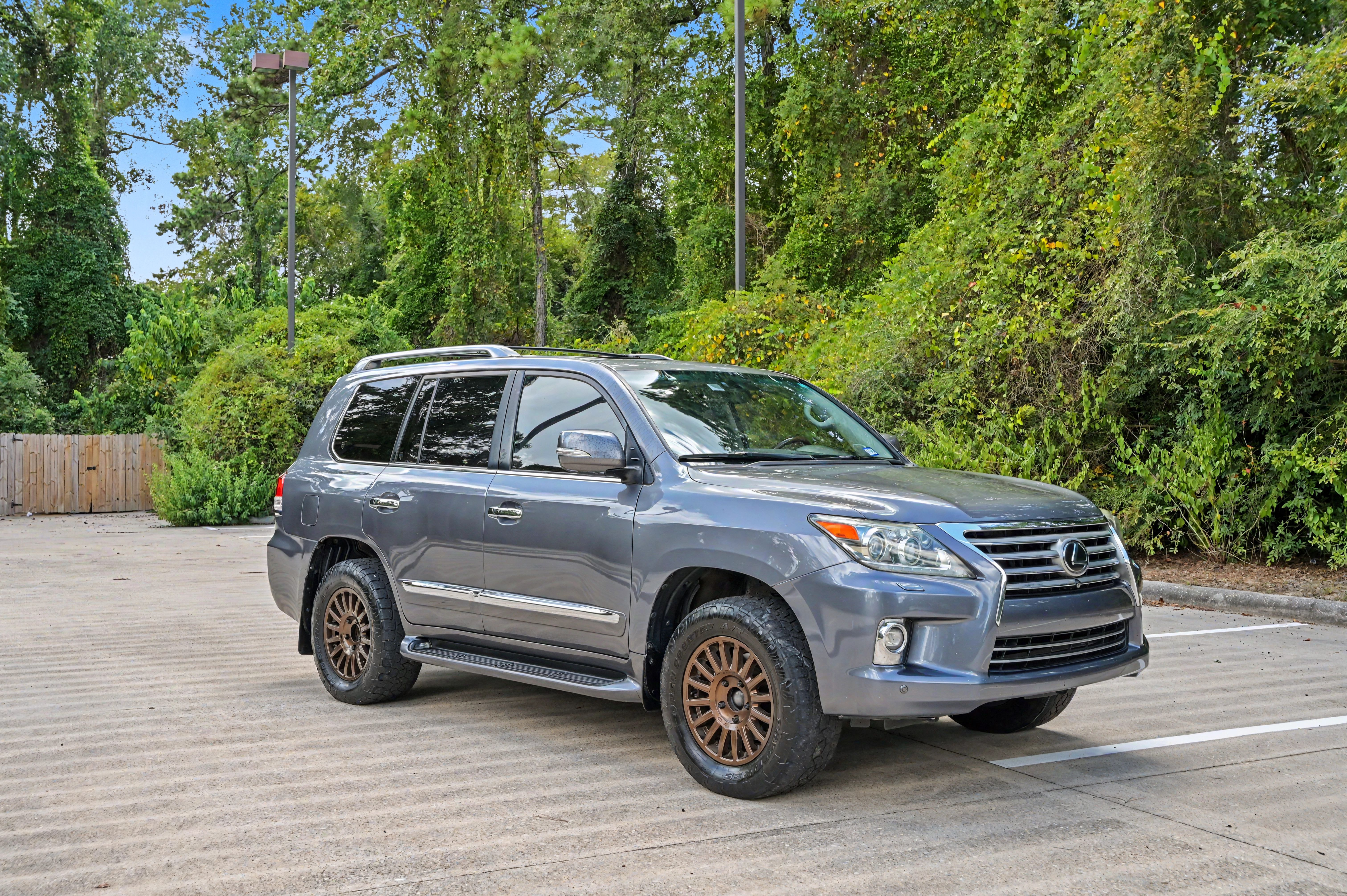 Used 2014 Lexus LX 570 4WD image 4