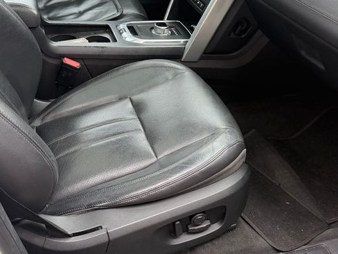 Used 2016 Land Rover Discovery Sport HSE image 11